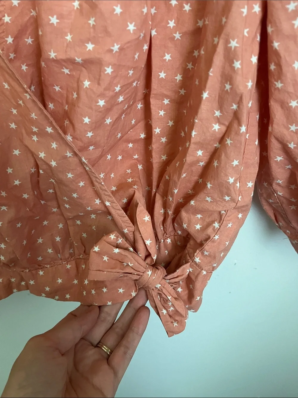 🛍️ 3/$10 Madewell Coral Star-Print Tie-Front Wrap Blouse